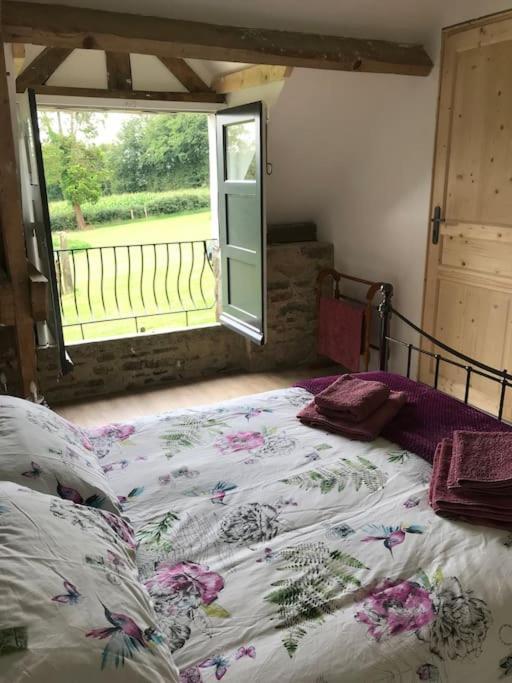 Ferme De Noyes Bed & Breakfast Sourdeval Bagian luar foto