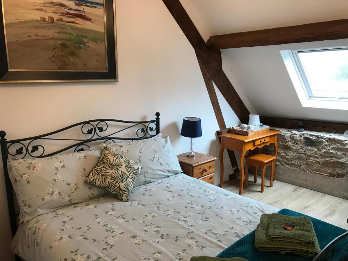 Ferme De Noyes Bed & Breakfast Sourdeval Bagian luar foto