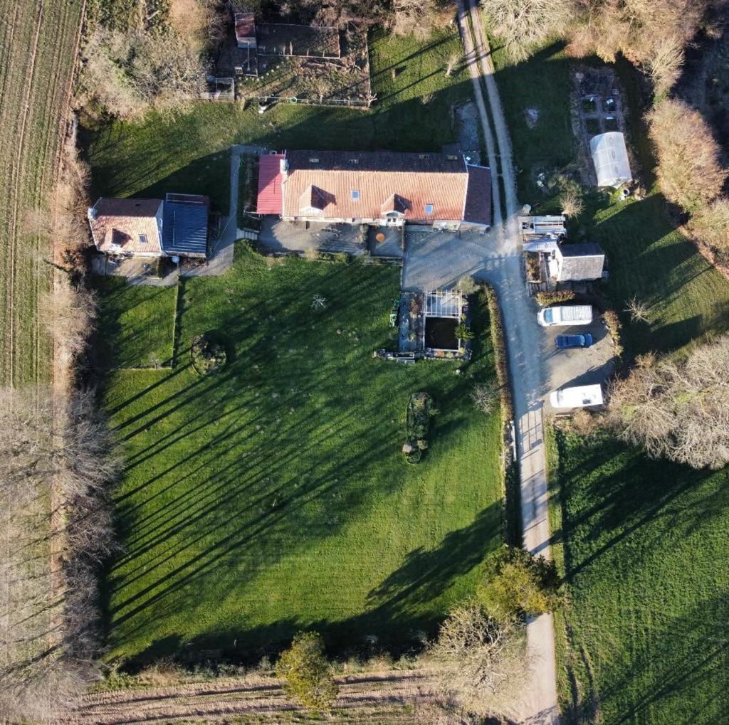 Ferme De Noyes Bed & Breakfast Sourdeval Bagian luar foto