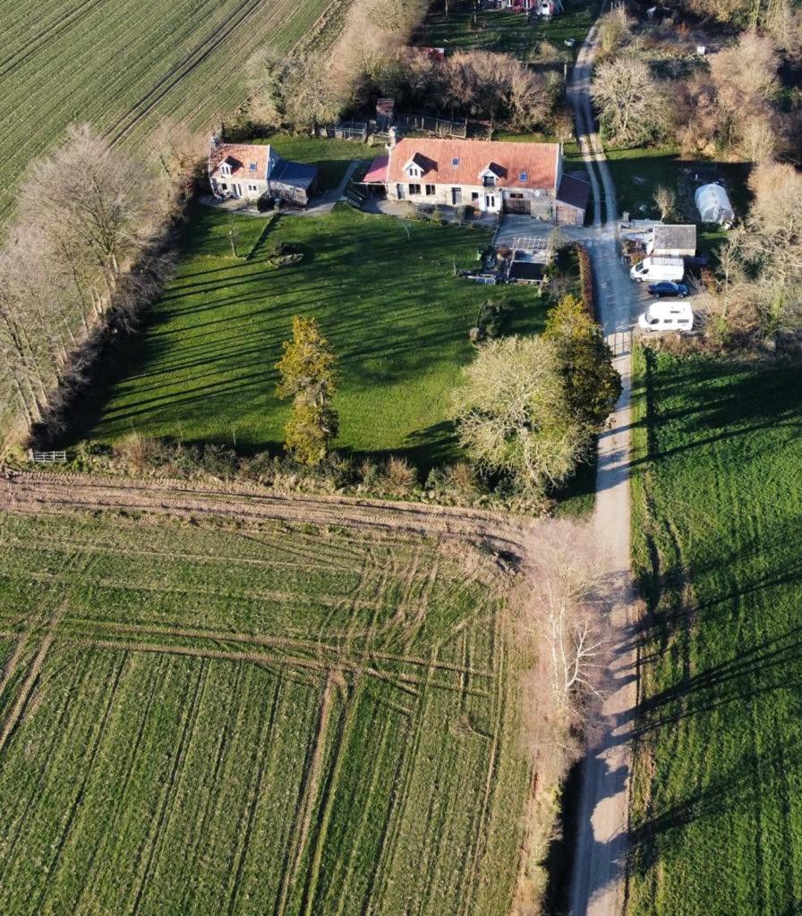 Ferme De Noyes Bed & Breakfast Sourdeval Bagian luar foto